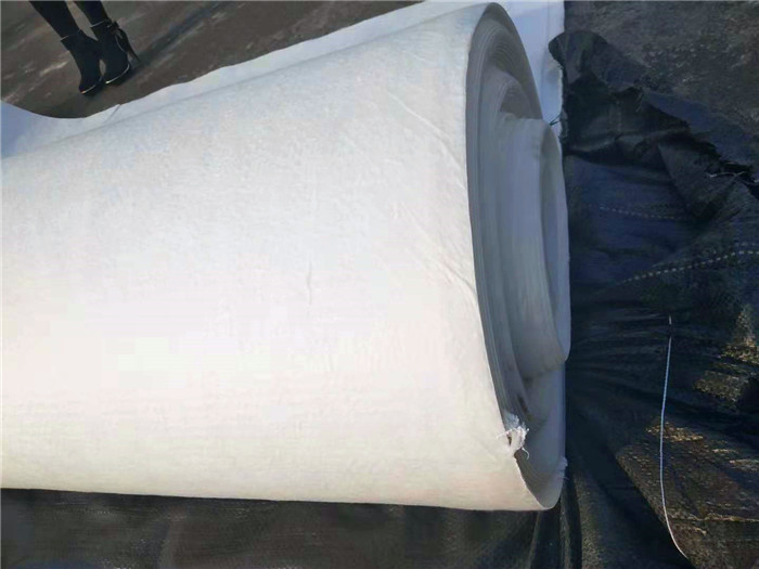 怎样选购复合土工膜 复合土工膜种类技术指标用途