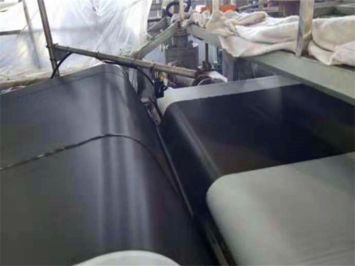 土工膜焊接时，温度如何控制才能保证不出现漏洞